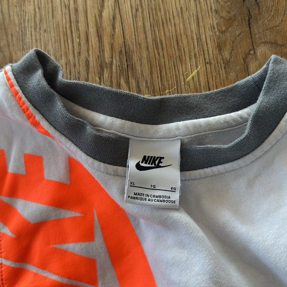 Nike DR8479-025/Gray & Neon Orange Sweater /Size XL/Kids - Picture 4 of 7